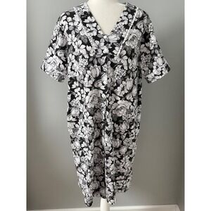 Miss Elaine Relax VNeck Short Sleeve Lounger Robe Black & White Floral Size‎ S